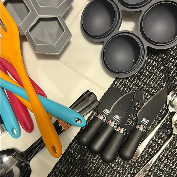 Colorful Kitchen Utensil Set - Picture 4 of 5